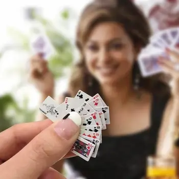 Bonito 1:12 Miniatura De Jogos De Poker Mini Casa De Bonecas Cartas De Jogar Em Miniatura Bonecos De Acessórios De Decoração De Alta Qualidade